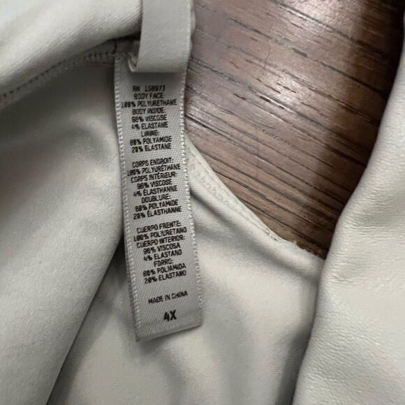 NWT Skims faux leather bralette in Shell. Size 4X - Picture 5 of 6